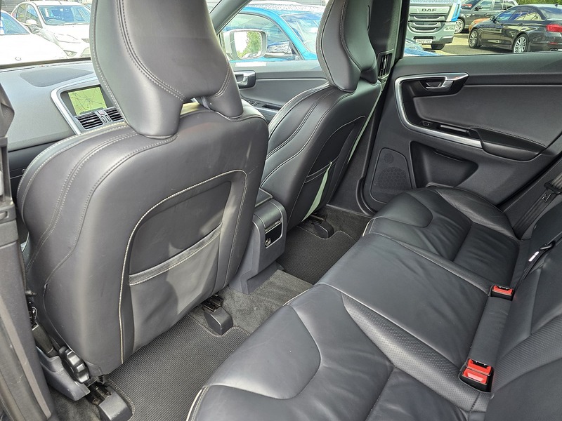 Volvo XC60 D5 R-Design Lux Nav - U91705