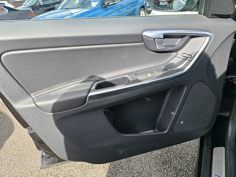 Volvo XC60 D5 R-Design Lux Nav - U91705