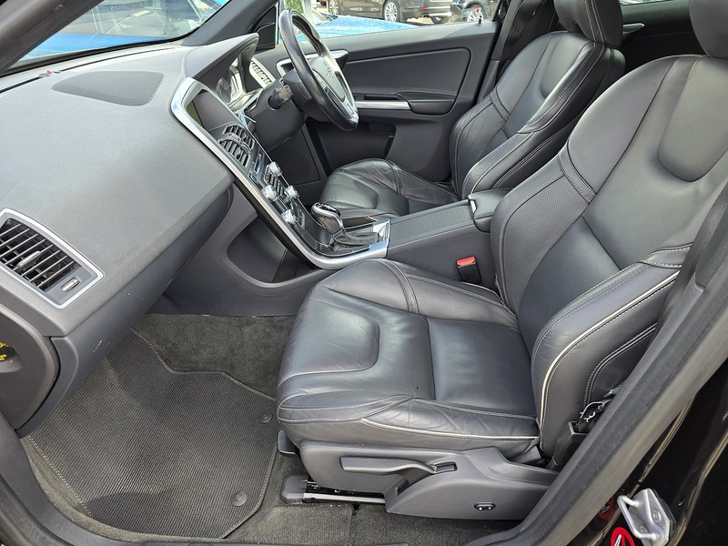 Volvo XC60 D5 R-Design Lux Nav - U91705