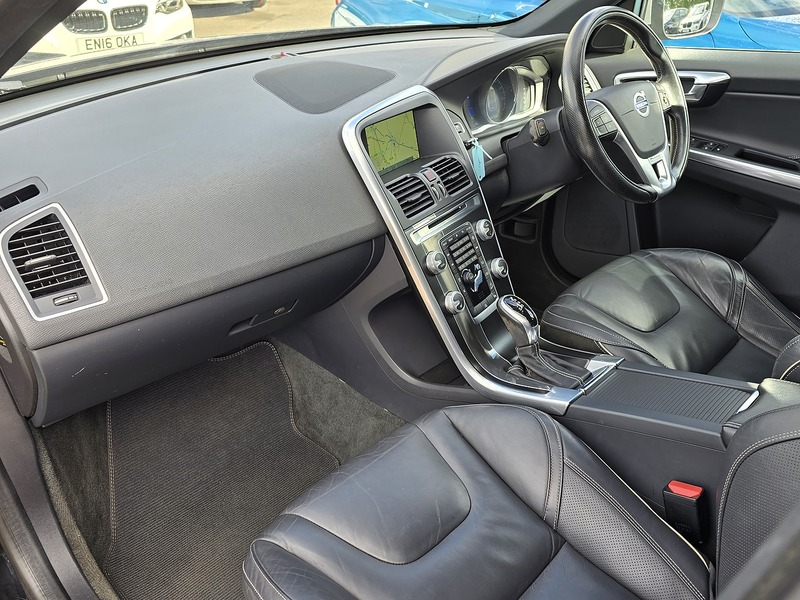 Volvo XC60 D5 R-Design Lux Nav - U91705