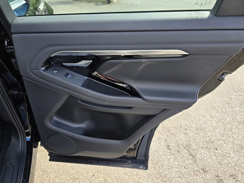 Land Rover Range Rover Evoque D180 SE - U91731