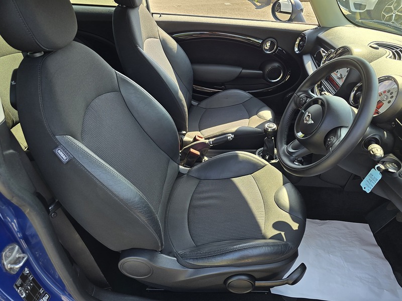 MINI Hatch Cooper - U91734