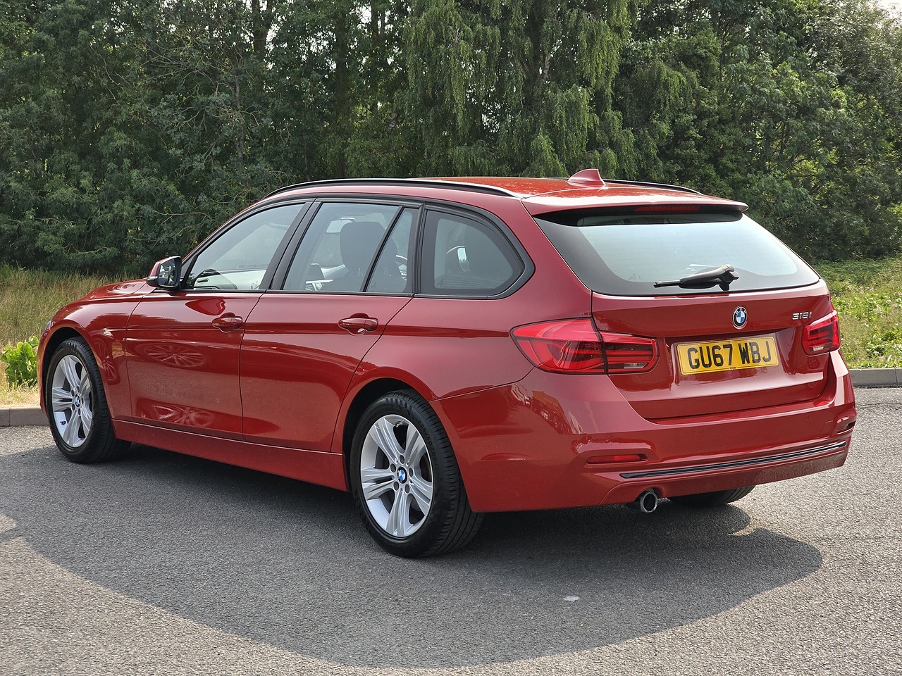 2017 BMW 3 Series thumbnail 3