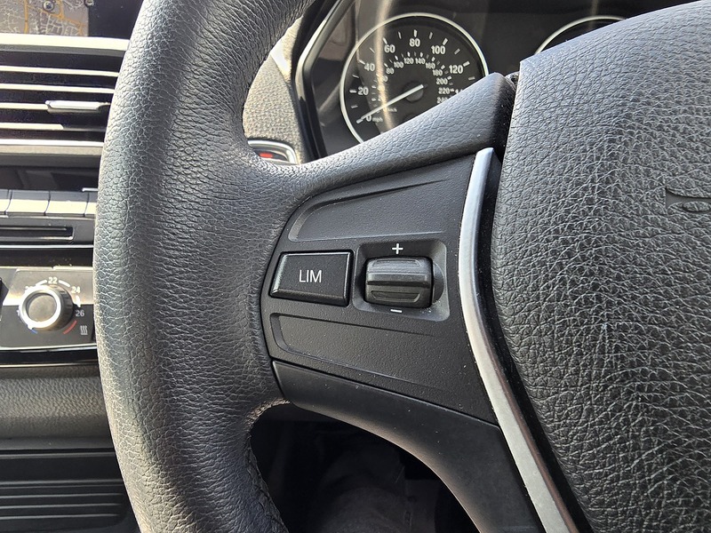BMW 2 Series 218i SE - U91765