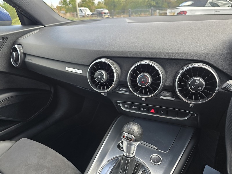 Audi TT TFSI S line - U91812