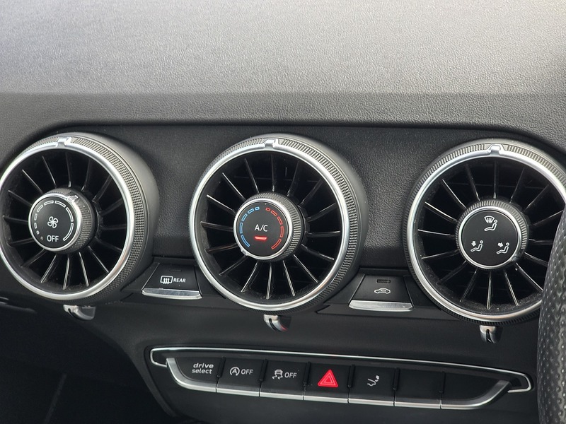 Audi TT TFSI S line - U91812