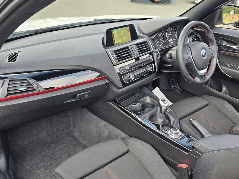 BMW 2 Series 218i Sport - U91813