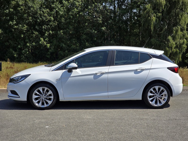 Vauxhall Astra i Turbo Design - U91814