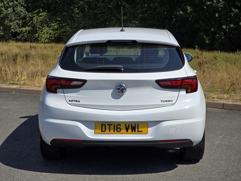 Vauxhall Astra i Turbo Design - U91814