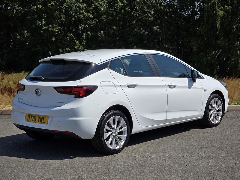 Vauxhall Astra i Turbo Design - U91814