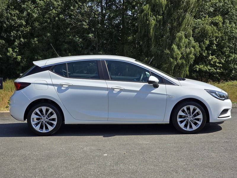 Vauxhall Astra i Turbo Design - U91814