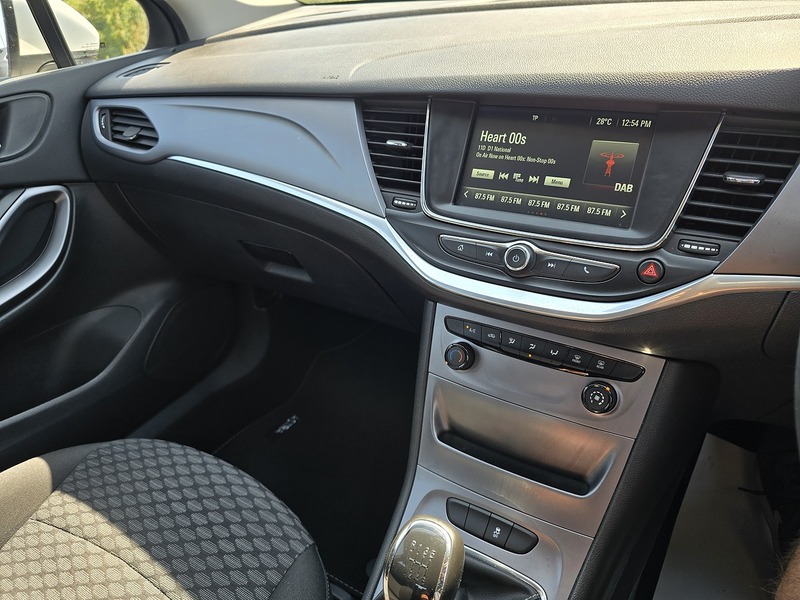 Vauxhall Astra i Turbo Design - U91814
