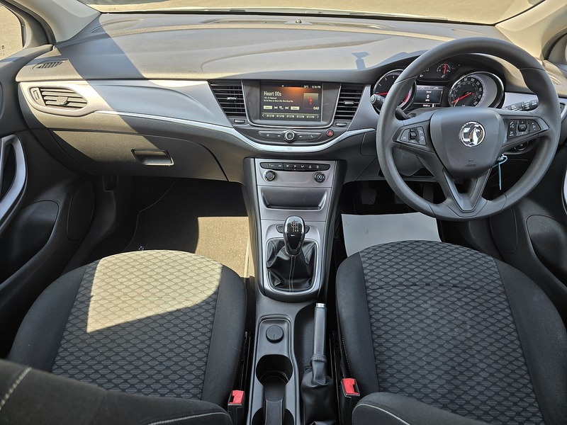 Vauxhall Astra i Turbo Design - U91814