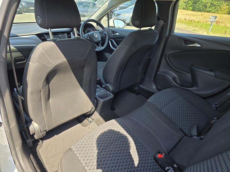 Vauxhall Astra i Turbo Design - U91814