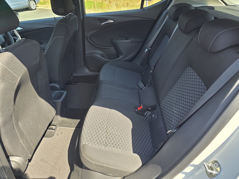 Vauxhall Astra i Turbo Design - U91814