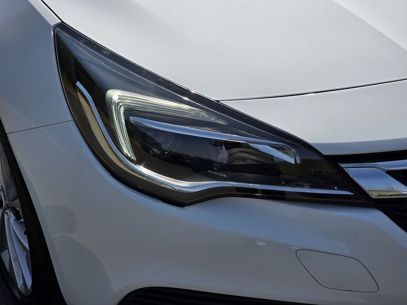 Vauxhall Astra i Turbo Design - U91814