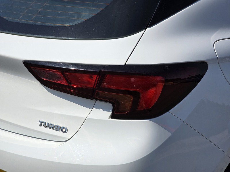 Vauxhall Astra i Turbo Design - U91814