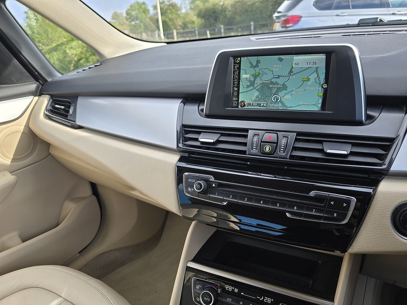 BMW 2 Series Active Tourer 218d SE - U91816