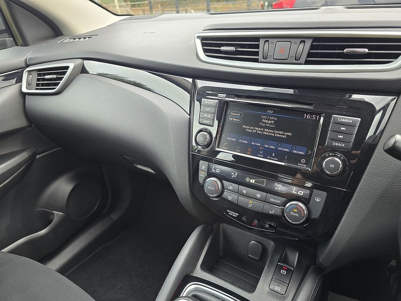 Nissan Qashqai DIG-T Acenta Premium - U91831