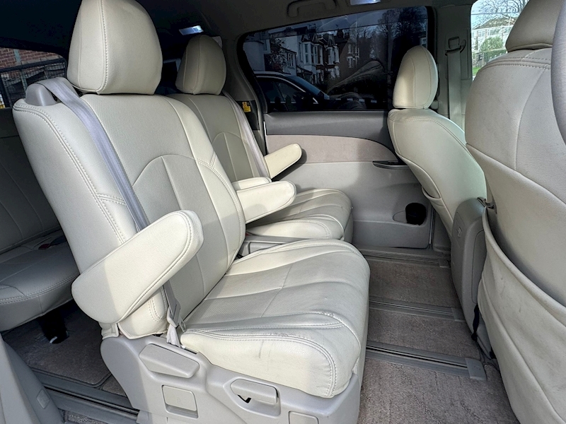 Toyota Hybrid  MPV 2.4 Petrol hybrid (7 Seat)
