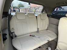 Toyota Estima Hybrid 