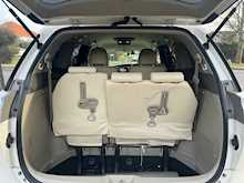 Toyota Estima Hybrid 