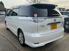 Toyota Estima Hybrid 