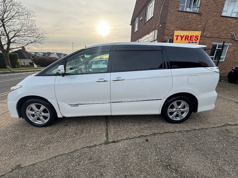 Toyota Hybrid  MPV 2.4 Petrol hybrid (7 Seat)