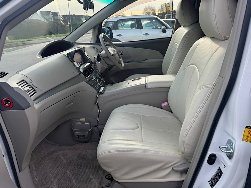 Toyota Hybrid  MPV 2.4 Petrol hybrid (7 Seat)