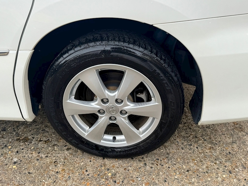 Toyota Hybrid  MPV 2.4 Petrol hybrid (7 Seat)