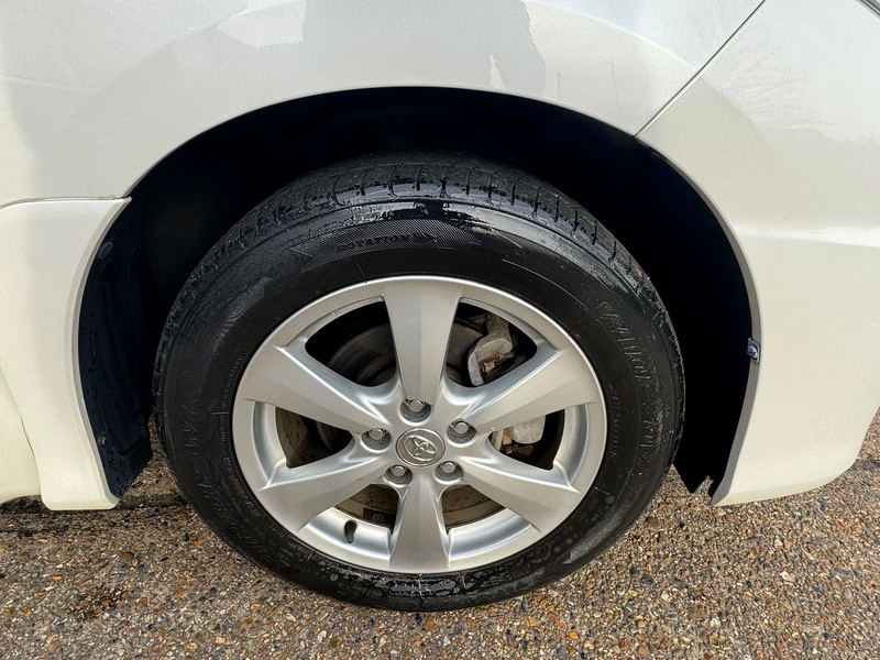 Toyota Hybrid  MPV 2.4 Petrol hybrid (7 Seat)