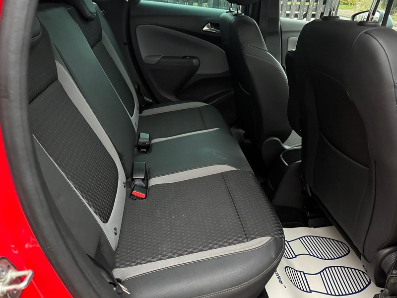 Vauxhall 1.2 Elite Nav SUV 5dr Petrol Manual Euro 6 (83 ps)