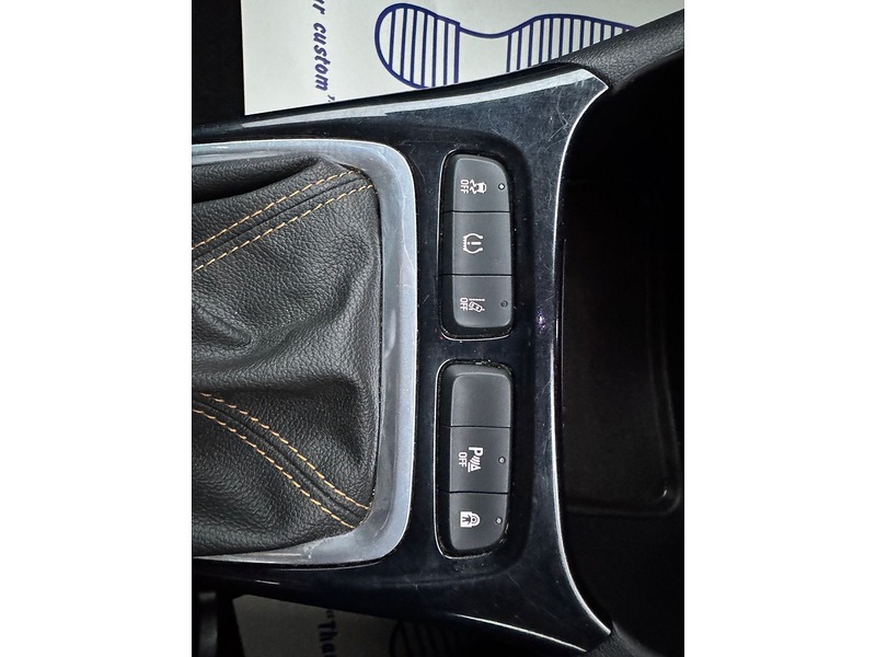 Vauxhall 1.2 Elite Nav SUV 5dr Petrol Manual Euro 6 (83 ps)