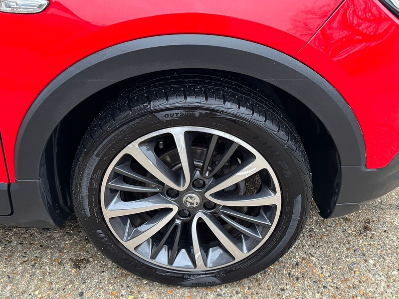 Vauxhall 1.2 Elite Nav SUV 5dr Petrol Manual Euro 6 (83 ps)