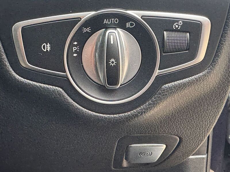 Mercedes-Benz 2.1 C220d AMG Line Saloon 4dr Diesel G-Tronic+ Euro 6 (s/s) (170 ps)