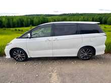 Toyota Estima Aeras 