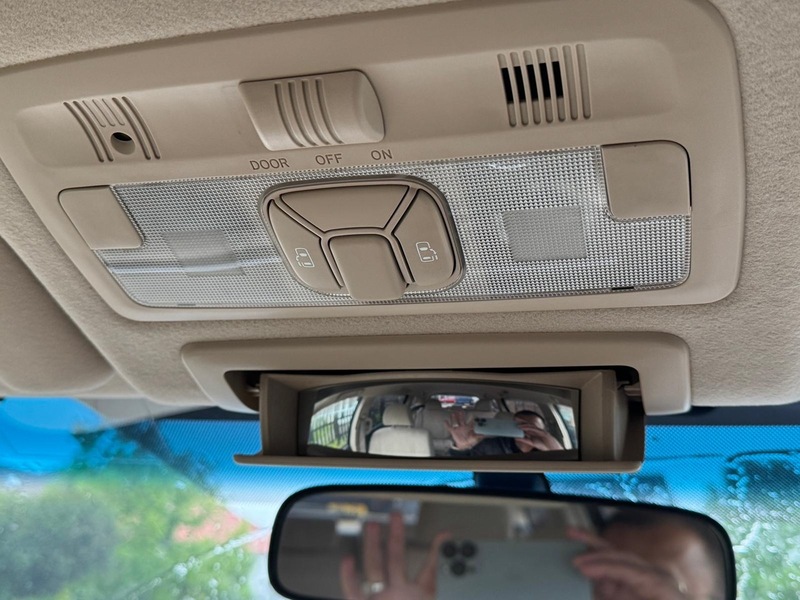 Toyota Aeras 2.4 Auto Petrol MPV (7 Seats)