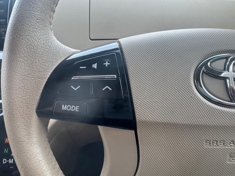 Toyota Aeras 2.4 Auto Petrol MPV (7 Seats)