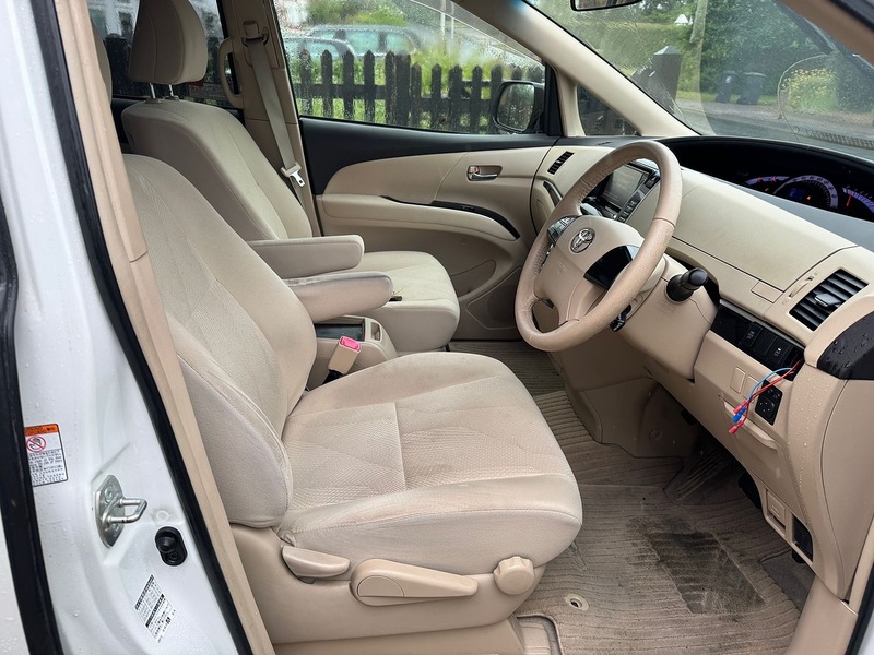 Toyota Aeras 2.4 Auto Petrol MPV (7 Seats)