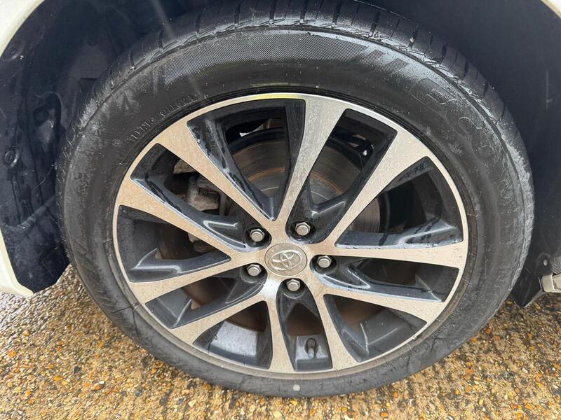 Toyota Aeras 2.4 Auto Petrol MPV (7 Seats)