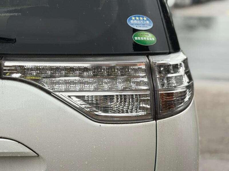 Toyota Aeras 2.4 Auto Petrol MPV (7 Seats)