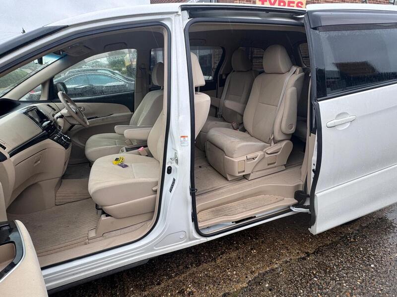 Toyota Aeras 2.4 Auto Petrol MPV (7 Seats)