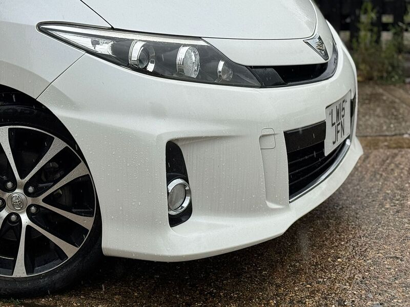 Toyota Aeras 2.4 Auto Petrol MPV (7 Seats)