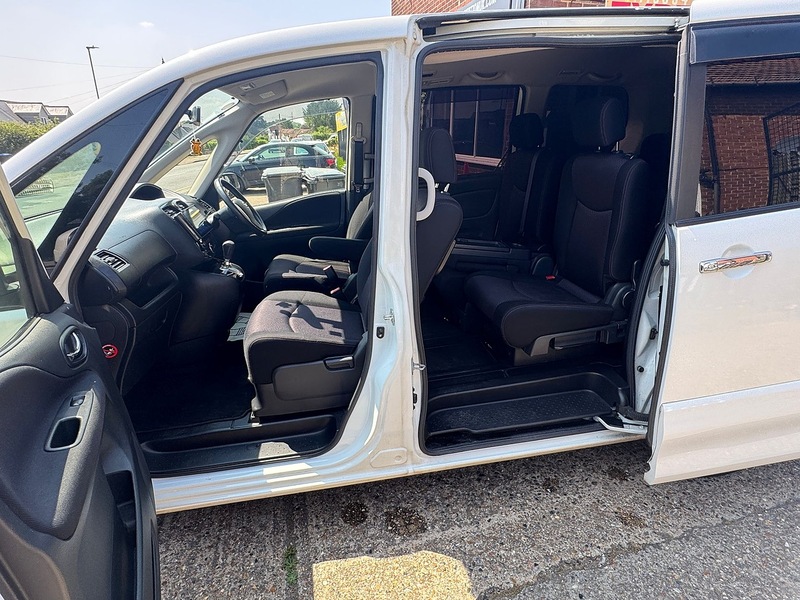 Nissan Highway Star 2.0 Auto Petrol Hybrid MPV (8 Seater)