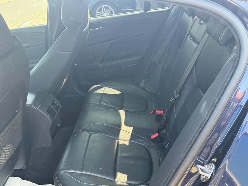 Jaguar 2.0d R-Sport Saloon 4dr Diesel Auto AWD Euro 6 (s/s) (240 ps)