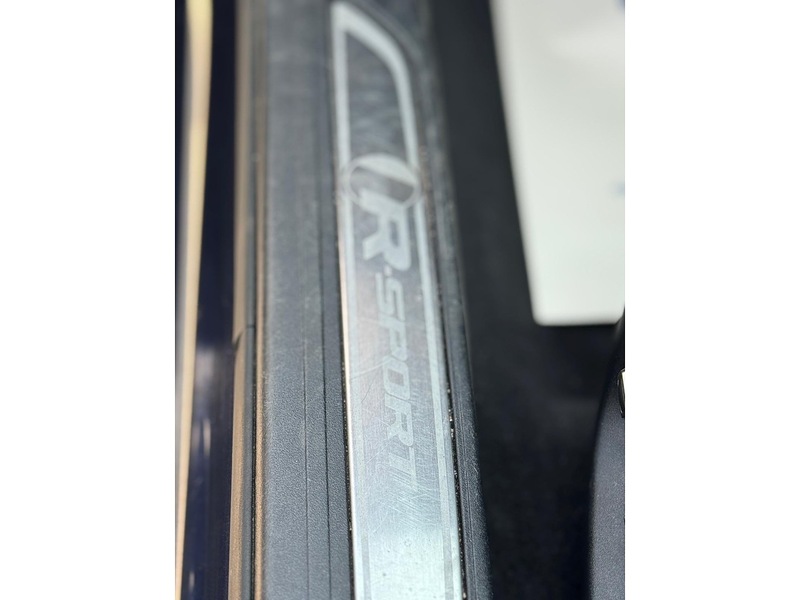 Jaguar 2.0d R-Sport Saloon 4dr Diesel Auto AWD Euro 6 (s/s) (240 ps)