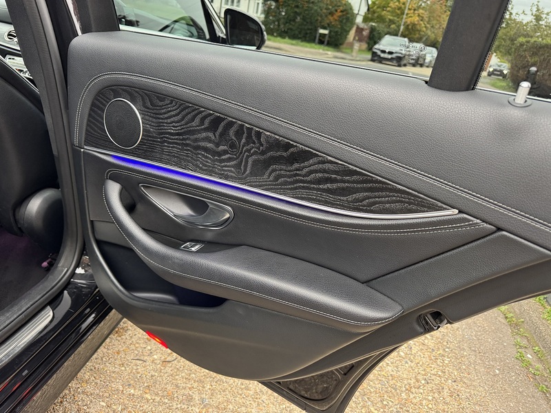 Mercedes-Benz 2.0 E220d AMG Line Saloon 4dr Diesel G-Tronic+ Euro 6 (s/s) (194 ps)