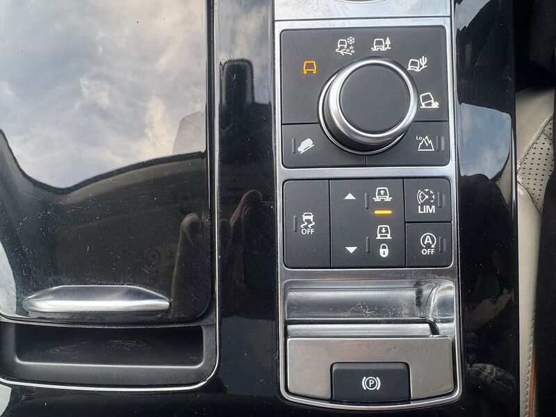 Land Rover 3.0 TD V6 HSE SUV 5dr Diesel Auto 4WD Euro 6 (s/s) (258 ps)