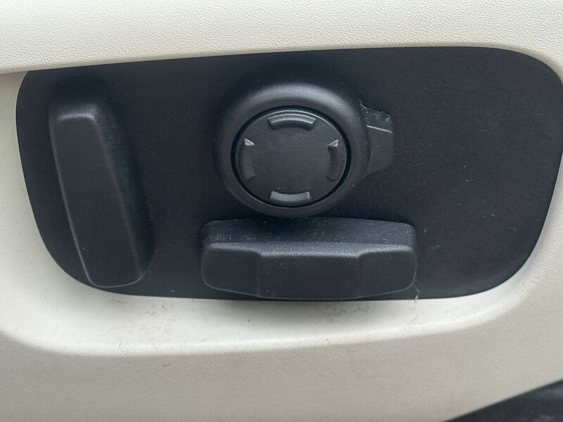 Land Rover 3.0 TD V6 HSE SUV 5dr Diesel Auto 4WD Euro 6 (s/s) (258 ps)