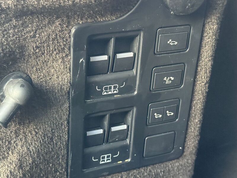 Land Rover 3.0 TD V6 HSE SUV 5dr Diesel Auto 4WD Euro 6 (s/s) (258 ps)